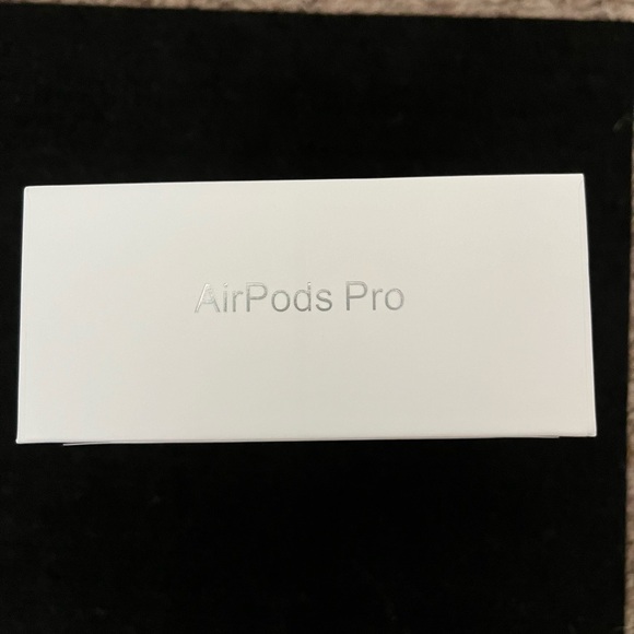 New in Box Apple AirPods Pro 2nd Generation with MagSafe Charging Case - White - Picture 5 of 5
